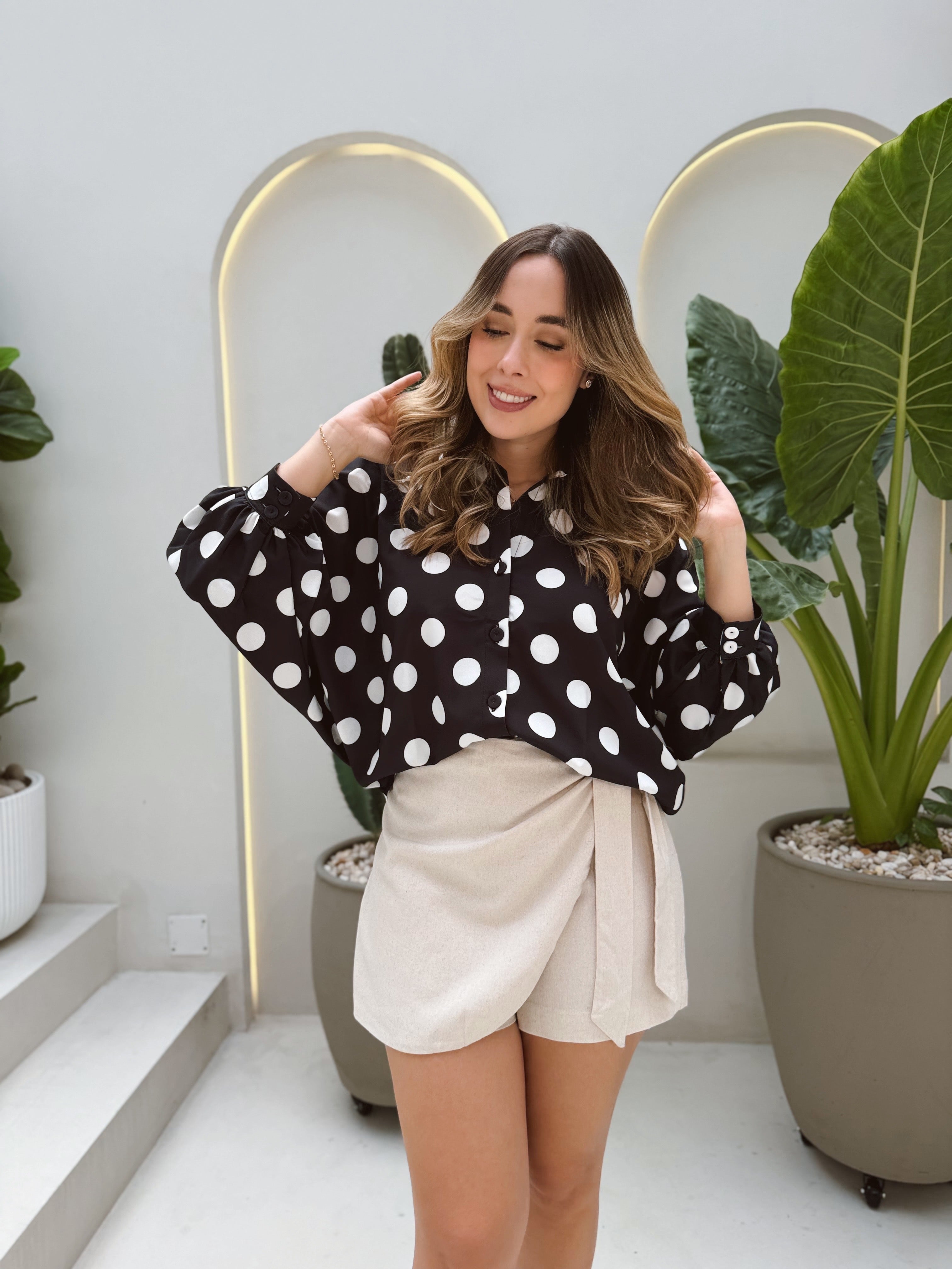 BLUSA MARTINA NEGRA PRINT LUNARES BLANCOS