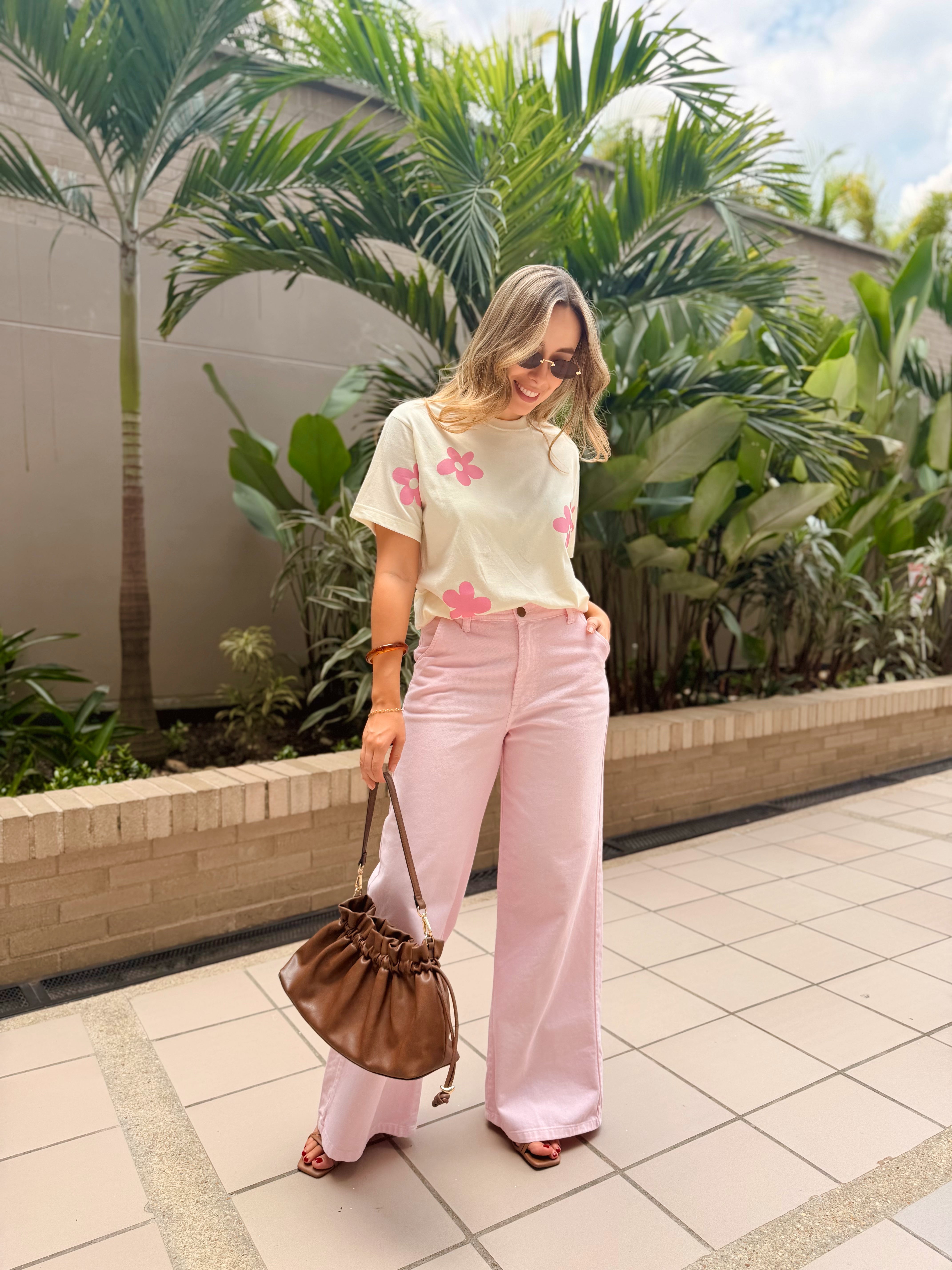 CAMISETA MARFIL FLOR ROSA