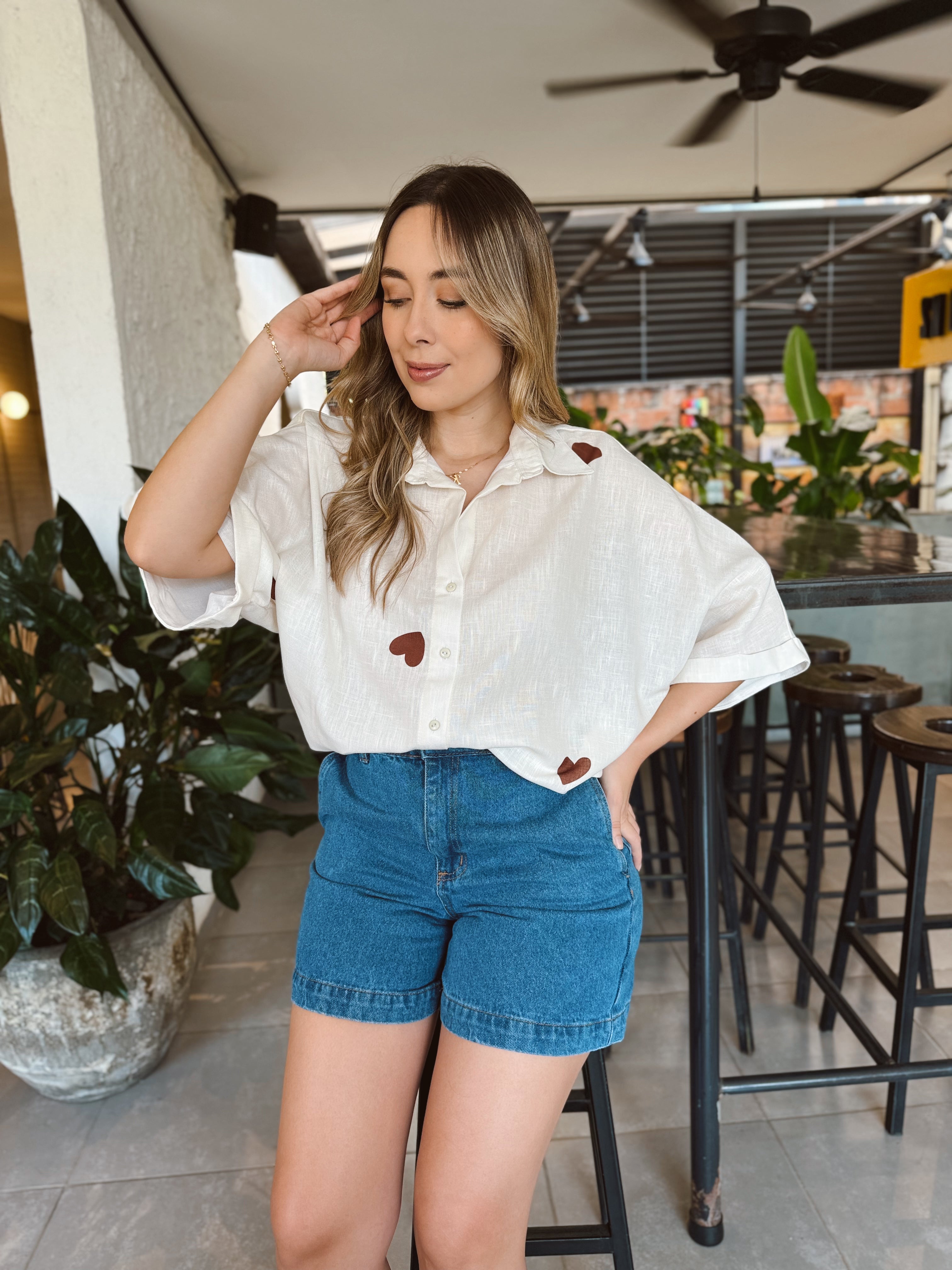 BLUSA LETICIA PRINT CORAZÓN CAFÉ