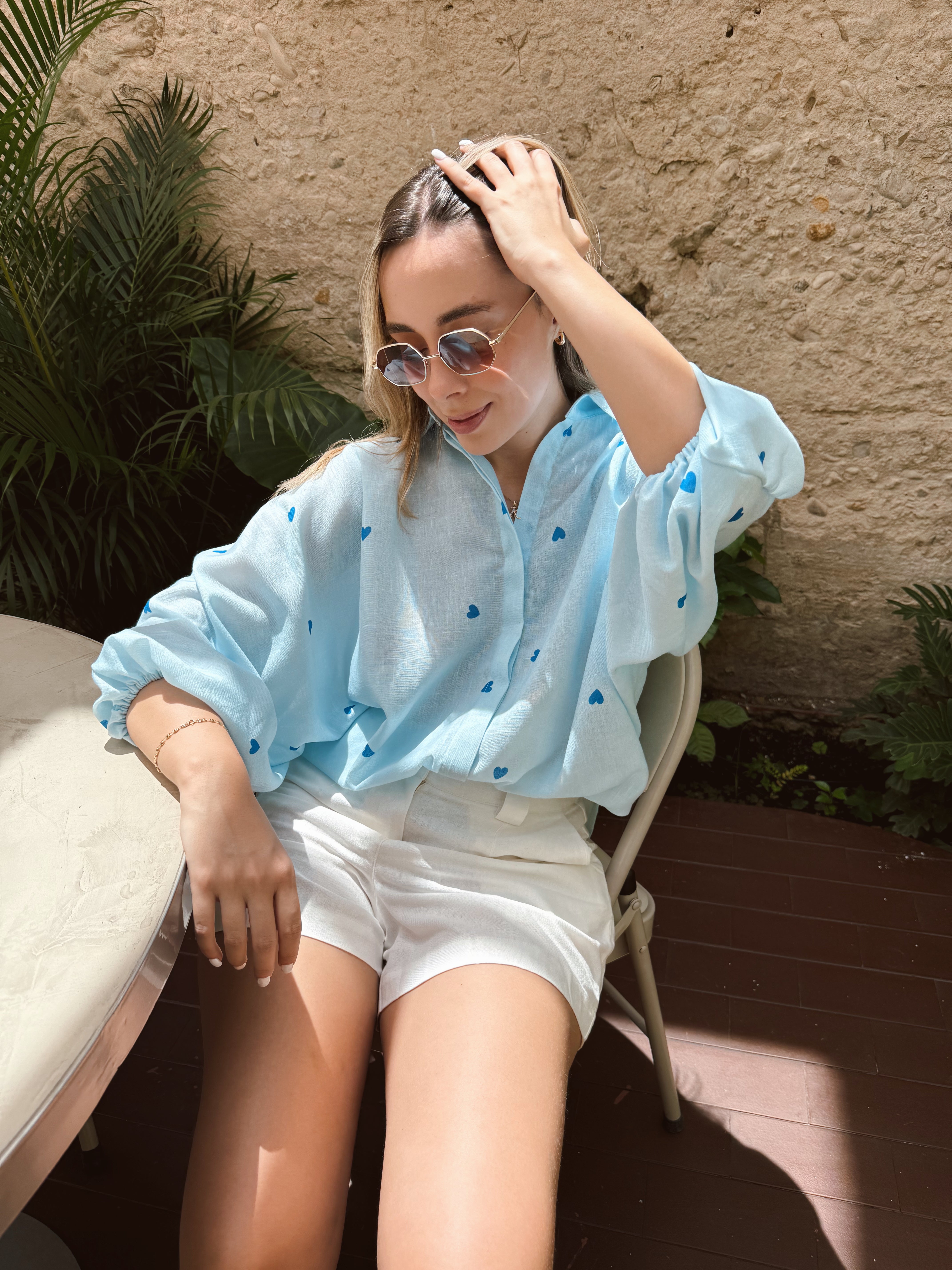 BLUSA GEORGINA PRINT CELESTE CORAZÓN AZUL