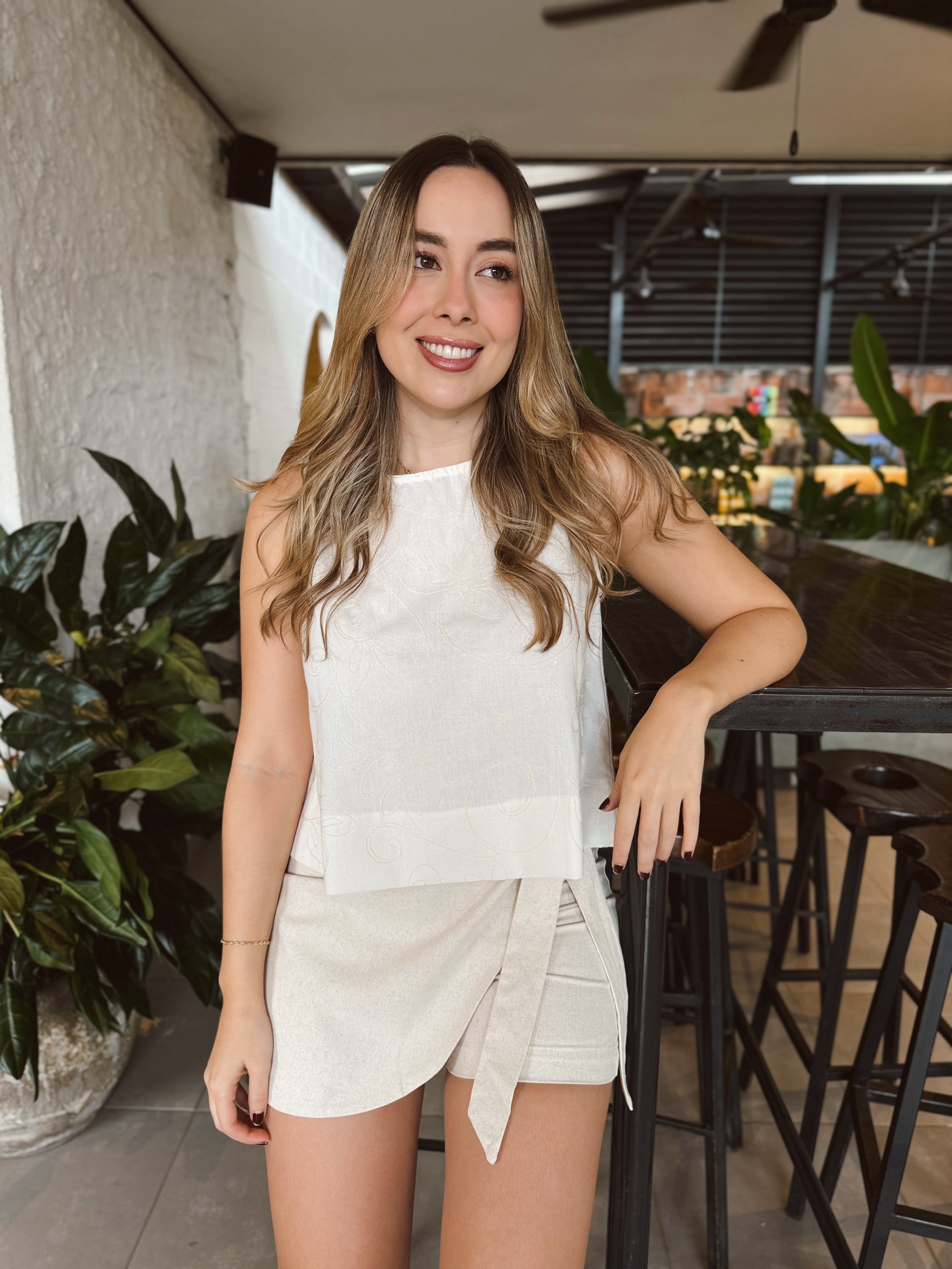 BLUSA SEVILLA BORDADA MARFIL