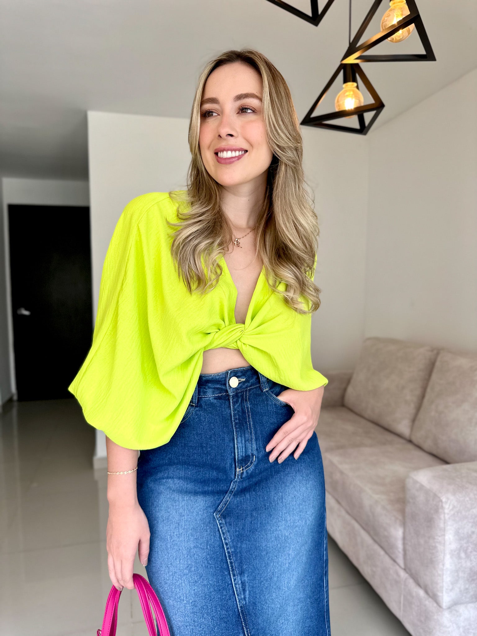 TOP MIA UNICOLOR VERDE LIMA