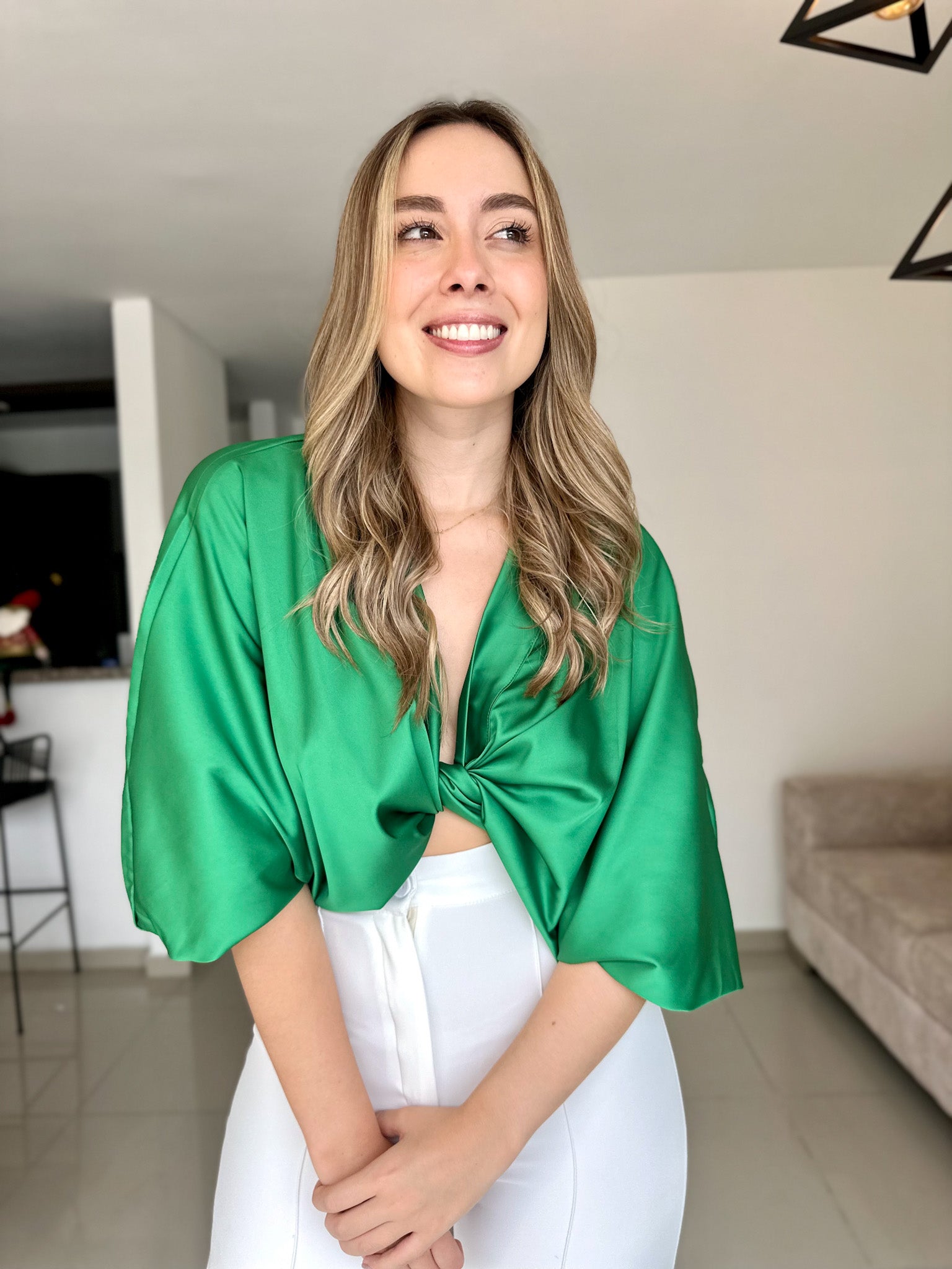 TOP MIA UNICOLOR VERDE BRILLANTE