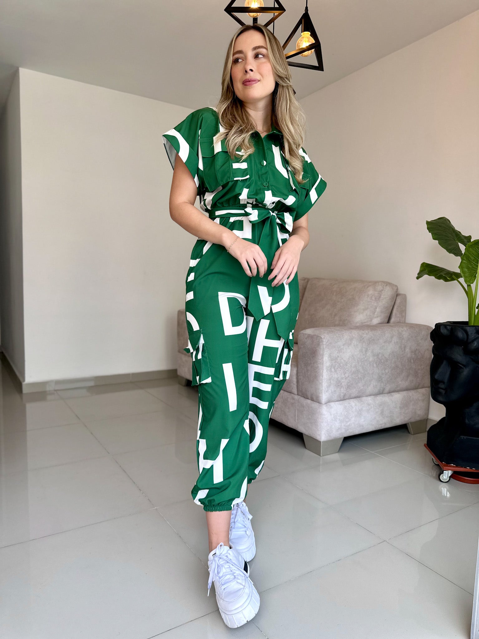 ENTERIZO ÁMBAR LETRAS VERDE