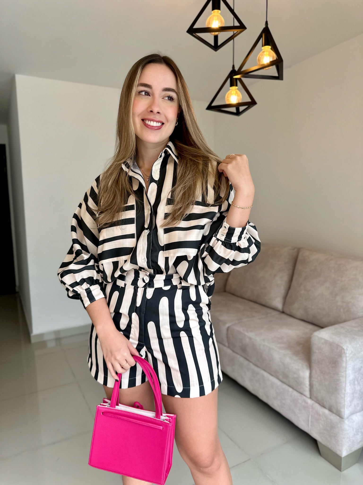 SHORT MERCEDES PRINT BEIGE-NEGRO