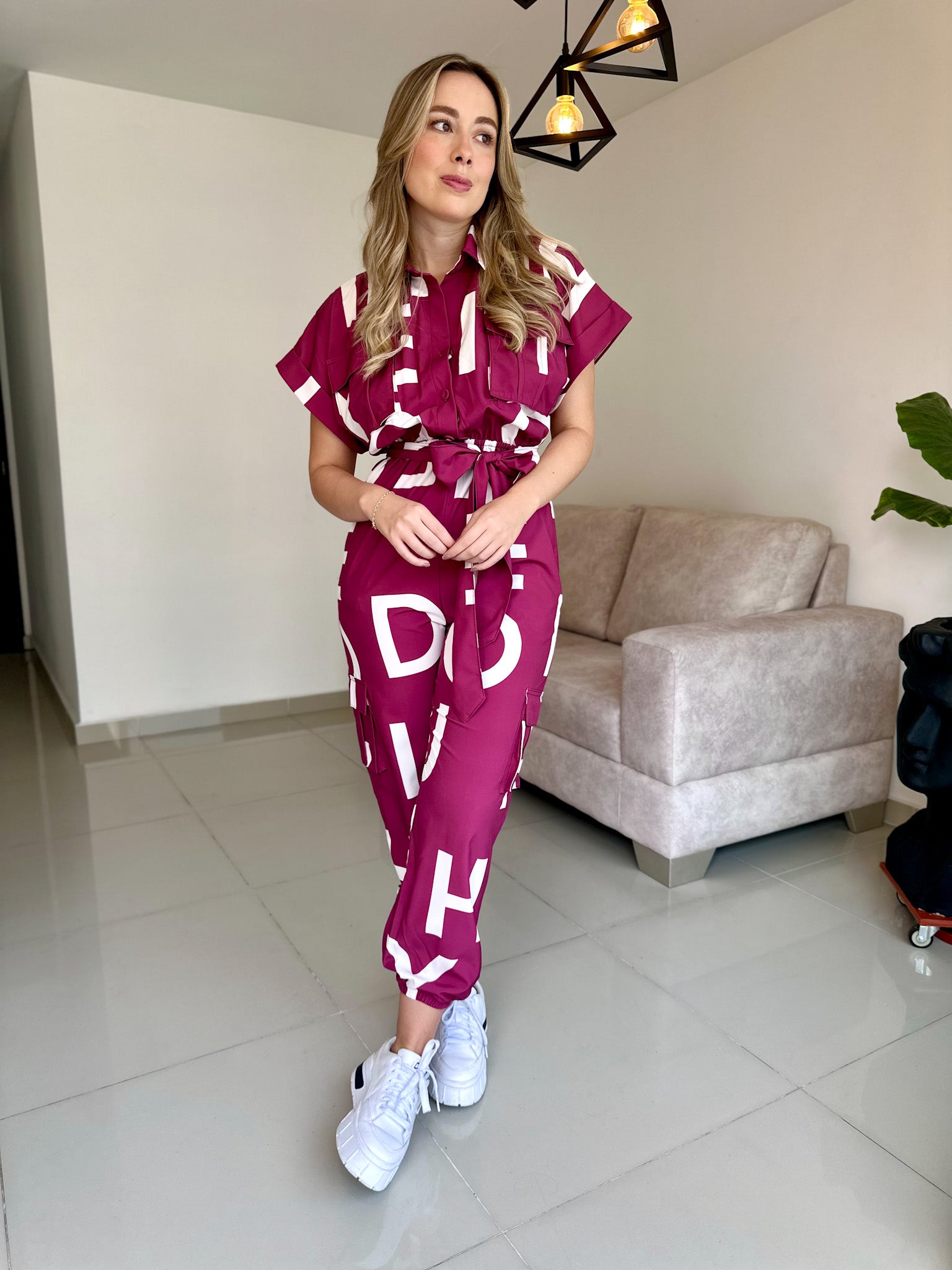 ENTERIZO ÁMBAR LETRAS VINO