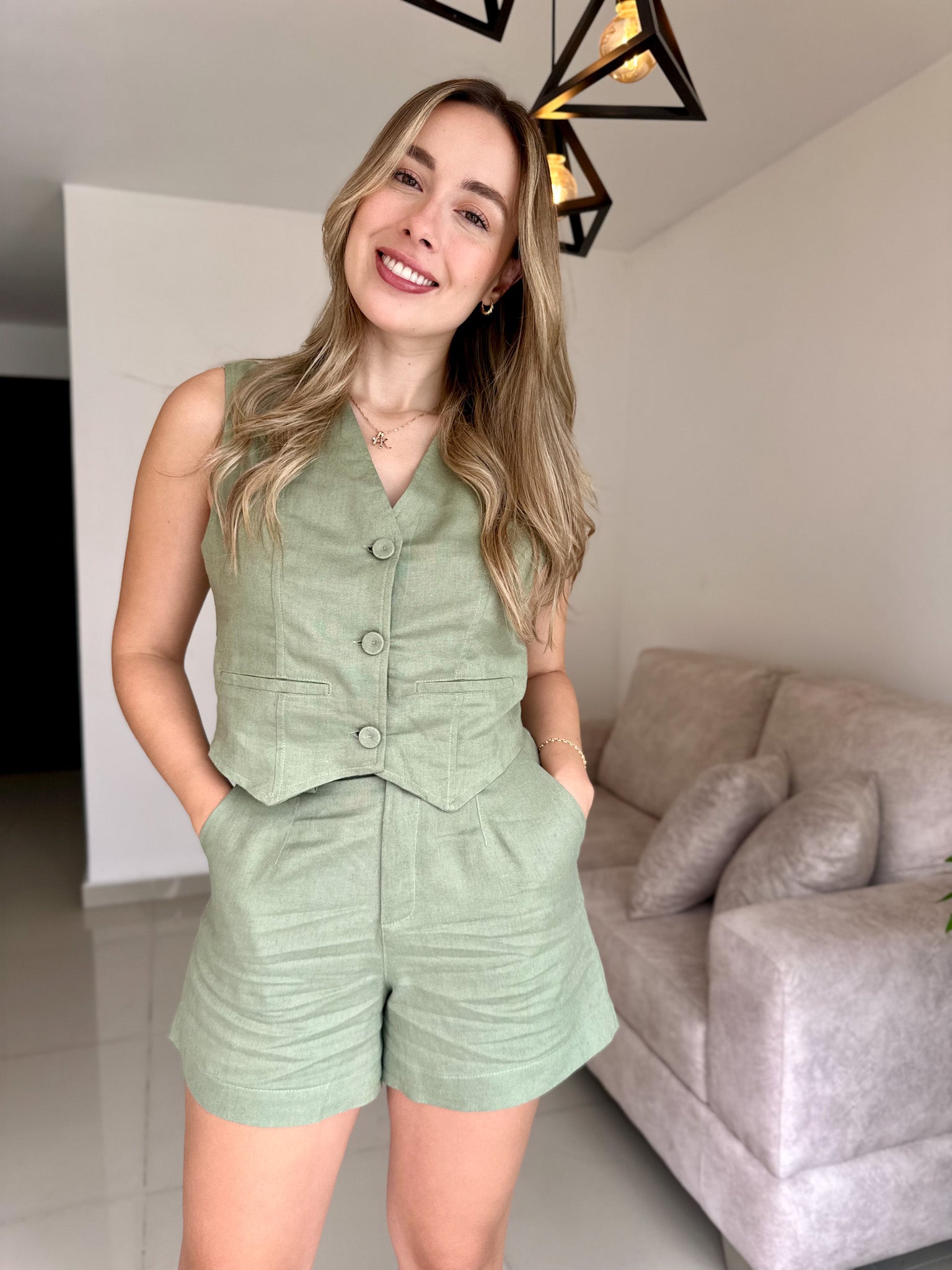 SHORT MERCEDES LINO VERDE CLARO