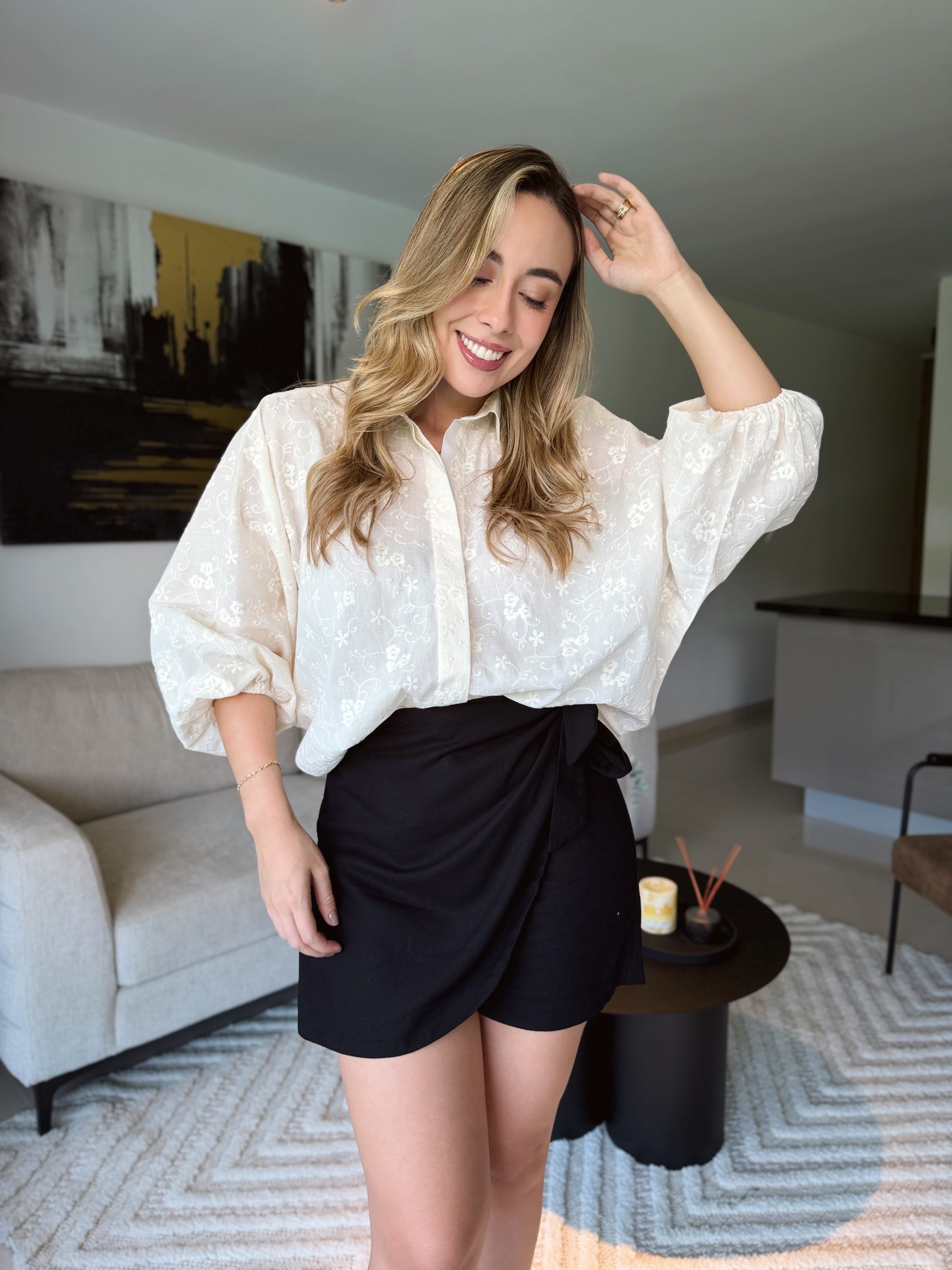 BLUSA GEORGINA MARFIL FLOR BORDADO