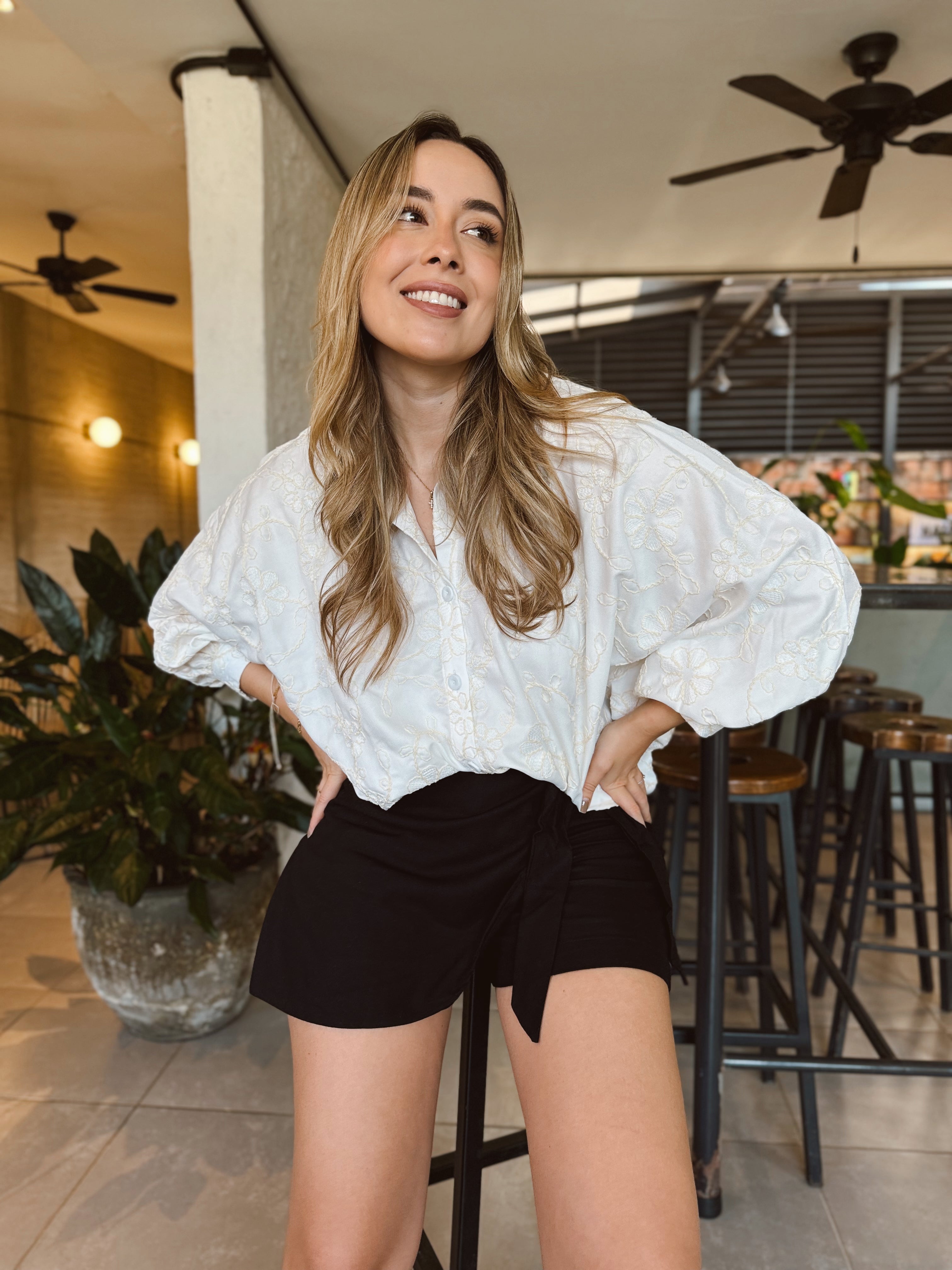 BLUSA MARTINA BLANCA BORDADO FLORAL