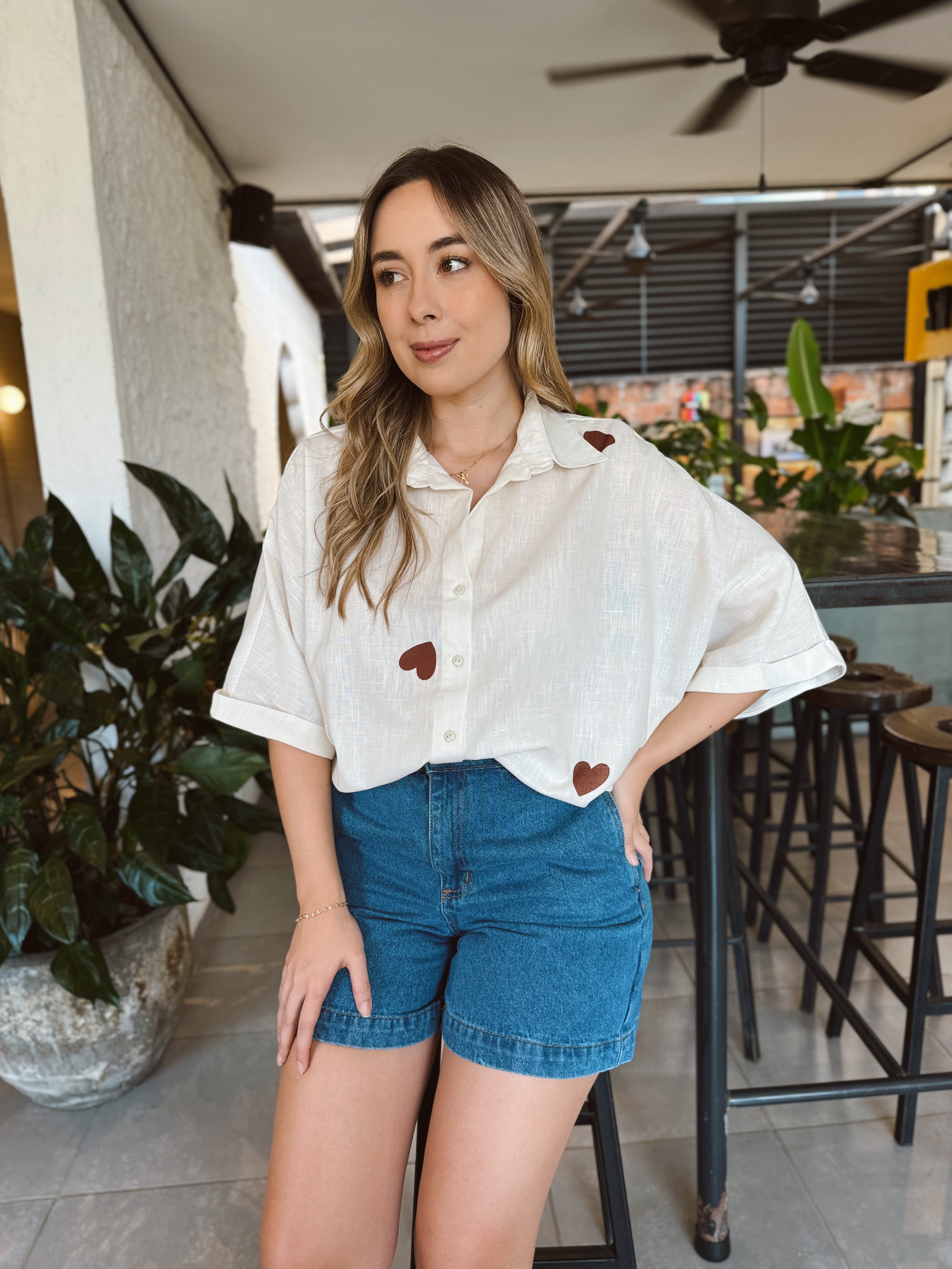 BLUSA LETICIA PRINT CORAZÓN CAFÉ
