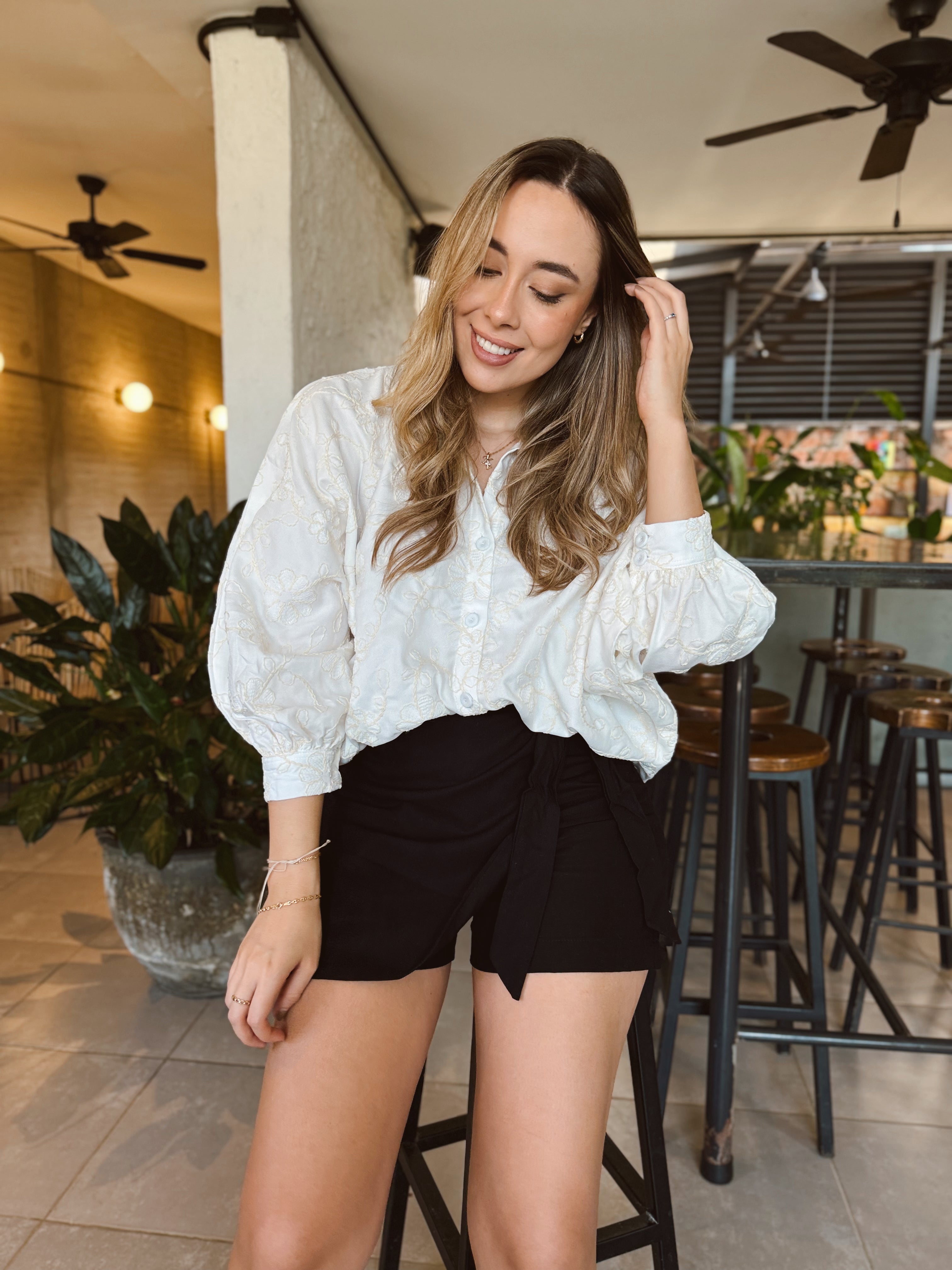 BLUSA MARTINA BLANCA BORDADO FLORAL